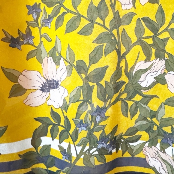 Cabi Spring Scene Floral Blouse - Picture 3 of 7